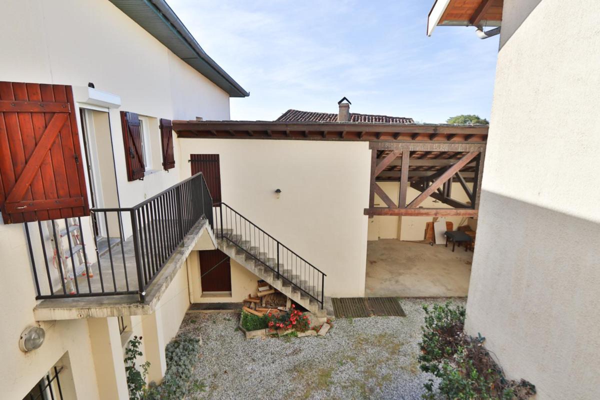 Appartement 1 A 9 Personnes Hagetmau Coeur De Ville Exterior photo